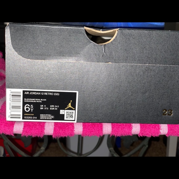 Jordan 12s royal games size 6.5y - Picture 5 of 5